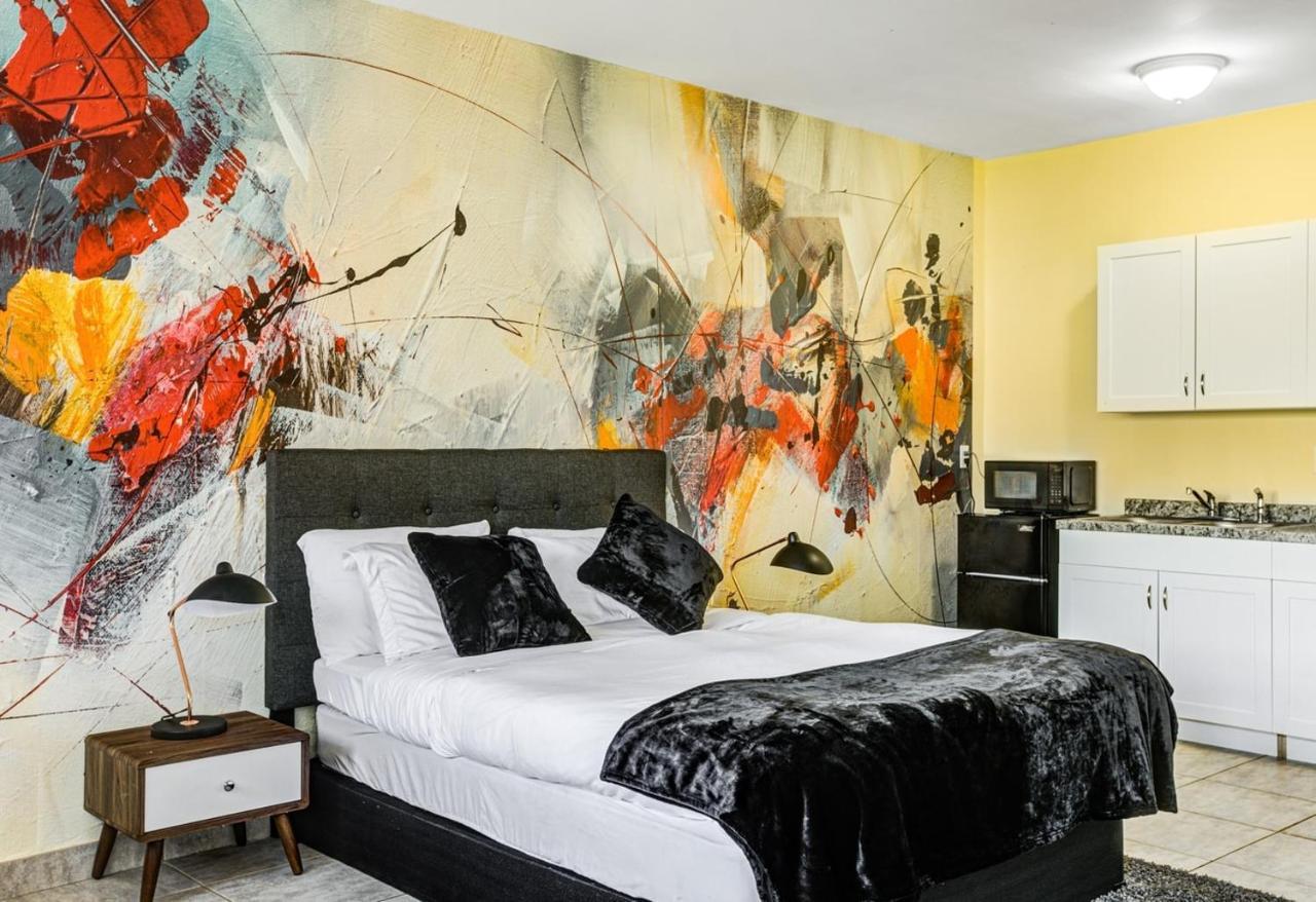 Private Hallandale Beach Studio Wbath Walking Distance To The Beach Pool Free Parking Εξωτερικό φωτογραφία